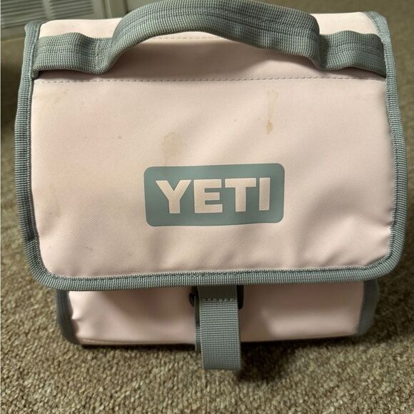 Yeti Handbags - Yeti Day Trip Lunch Bag- Ice Pink